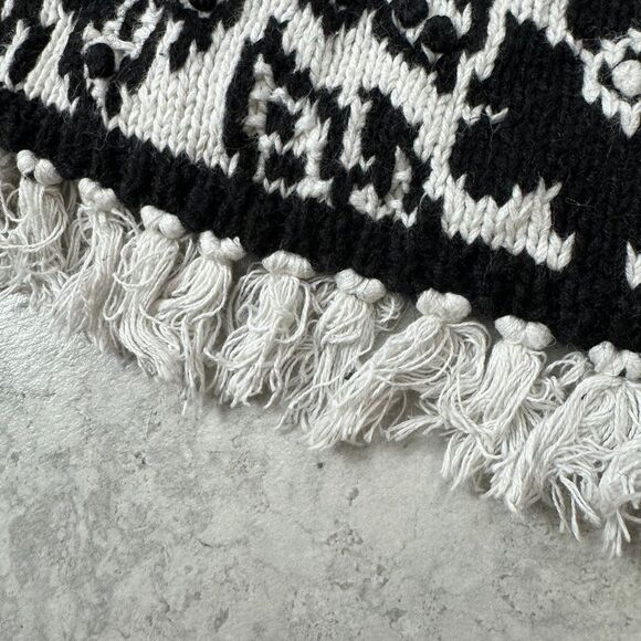 VINTAGE Knitting Needles Black White Floral Sweater Tassles Size L Womens - Picture 3 of 7